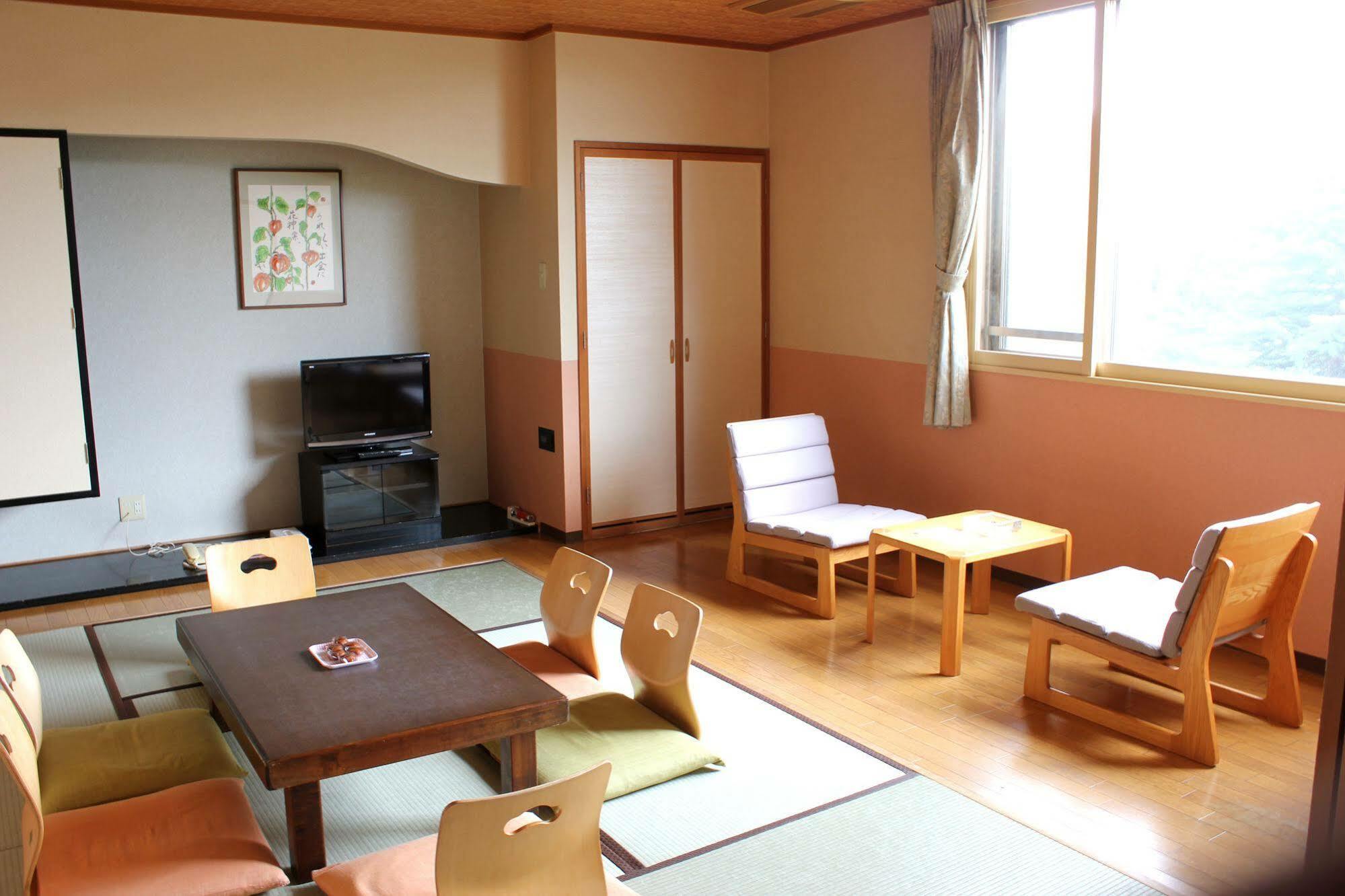 Hanakagura Higashikagura Exterior photo